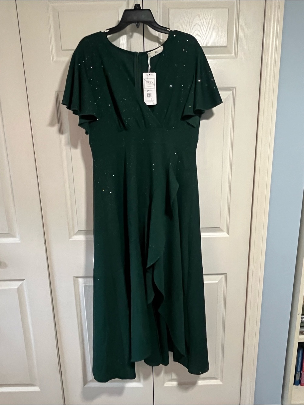 Emerald Green Flutter-Sleeve Maxi Dress with Subtle Sparkle